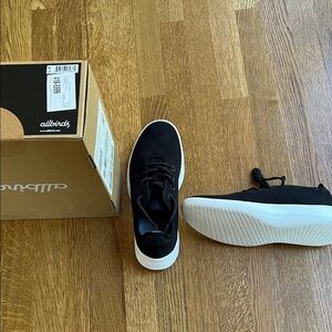 Allbirds Men's Black and White Sneakers. Brand new NWT